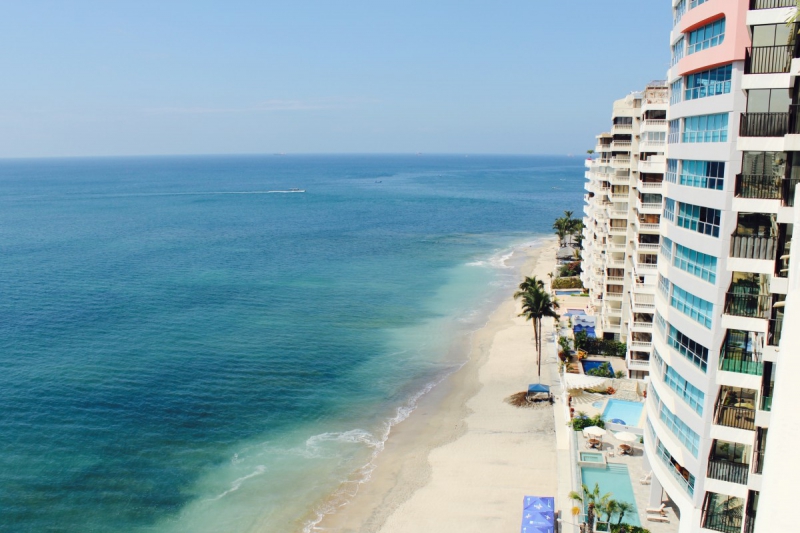 chambre-hote-CUERS-min_beach_ocean_shore_hotel_palm_tree-33726